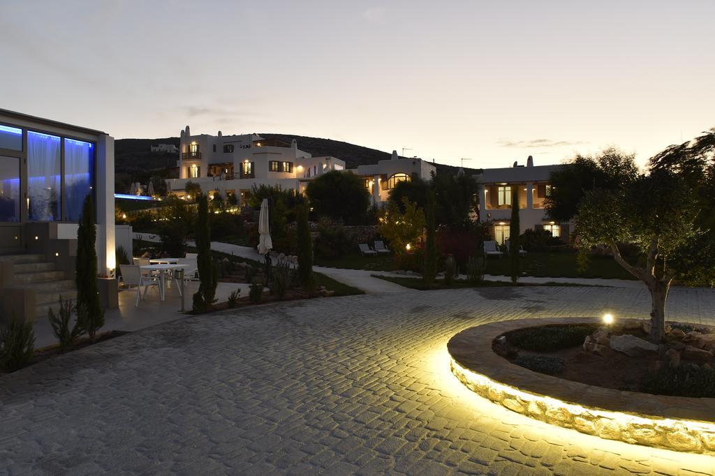 Naoussa Hills Boutique Resort- Adults Only ปาริเกีย ภายนอก รูปภาพ